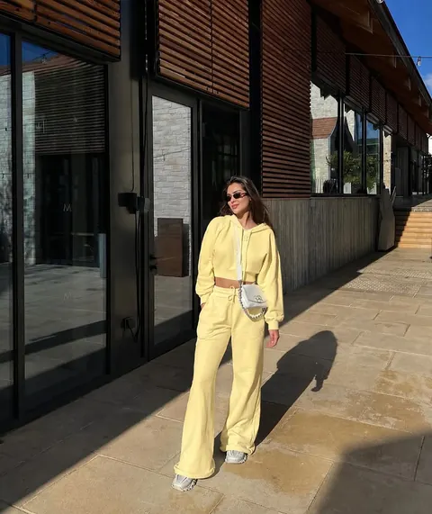 İrem Erkutlu gündelik kıyafetle